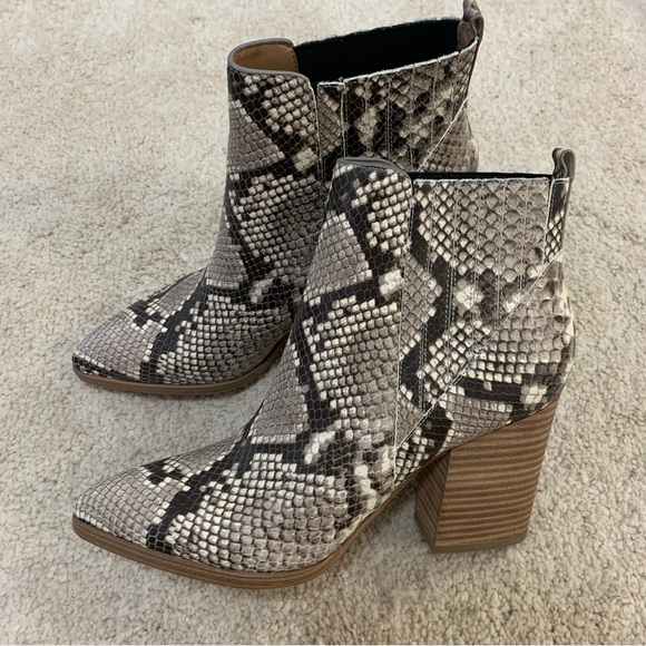 Marc Fisher - Oshay Pointed Toe Booties - Picture 1 of 5